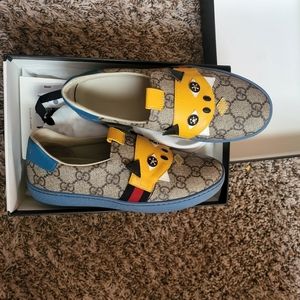 100% authentic Gucci shoes size 2 or size 33 EUC